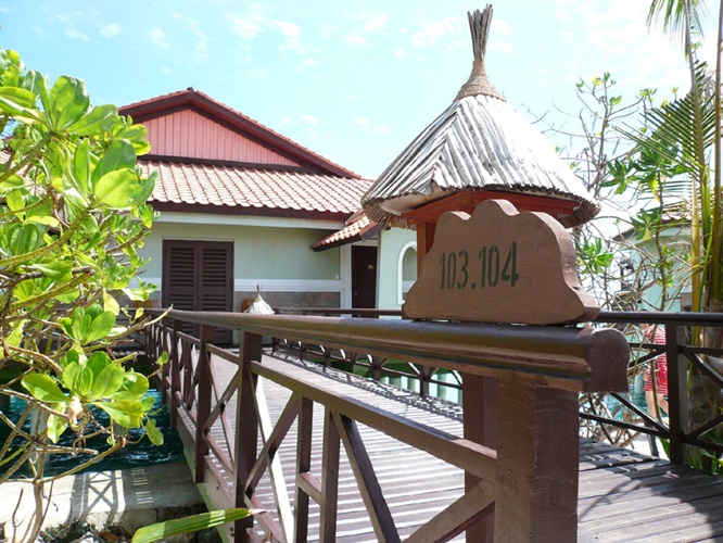 入口 / Entrance 