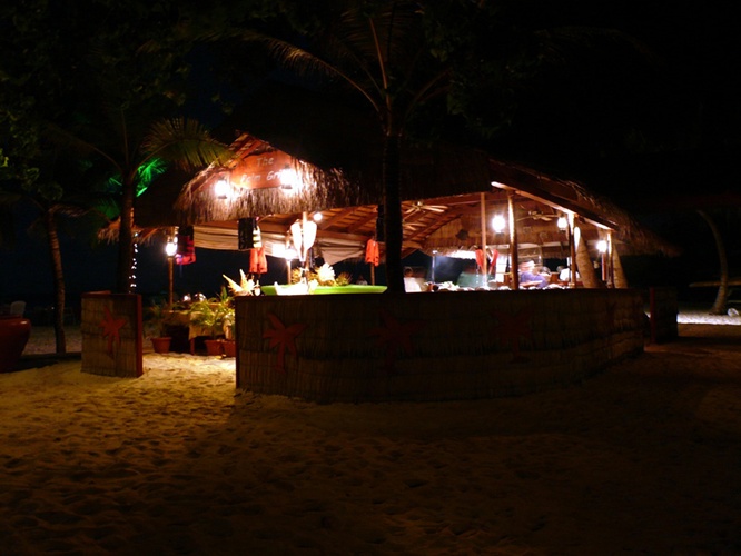 ビーチディナー （食事置き場） / Beach Dinner (meal depository) 